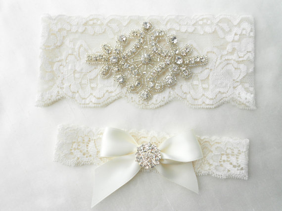 Handmade artsy vintage bridal wedding garter from etsy
